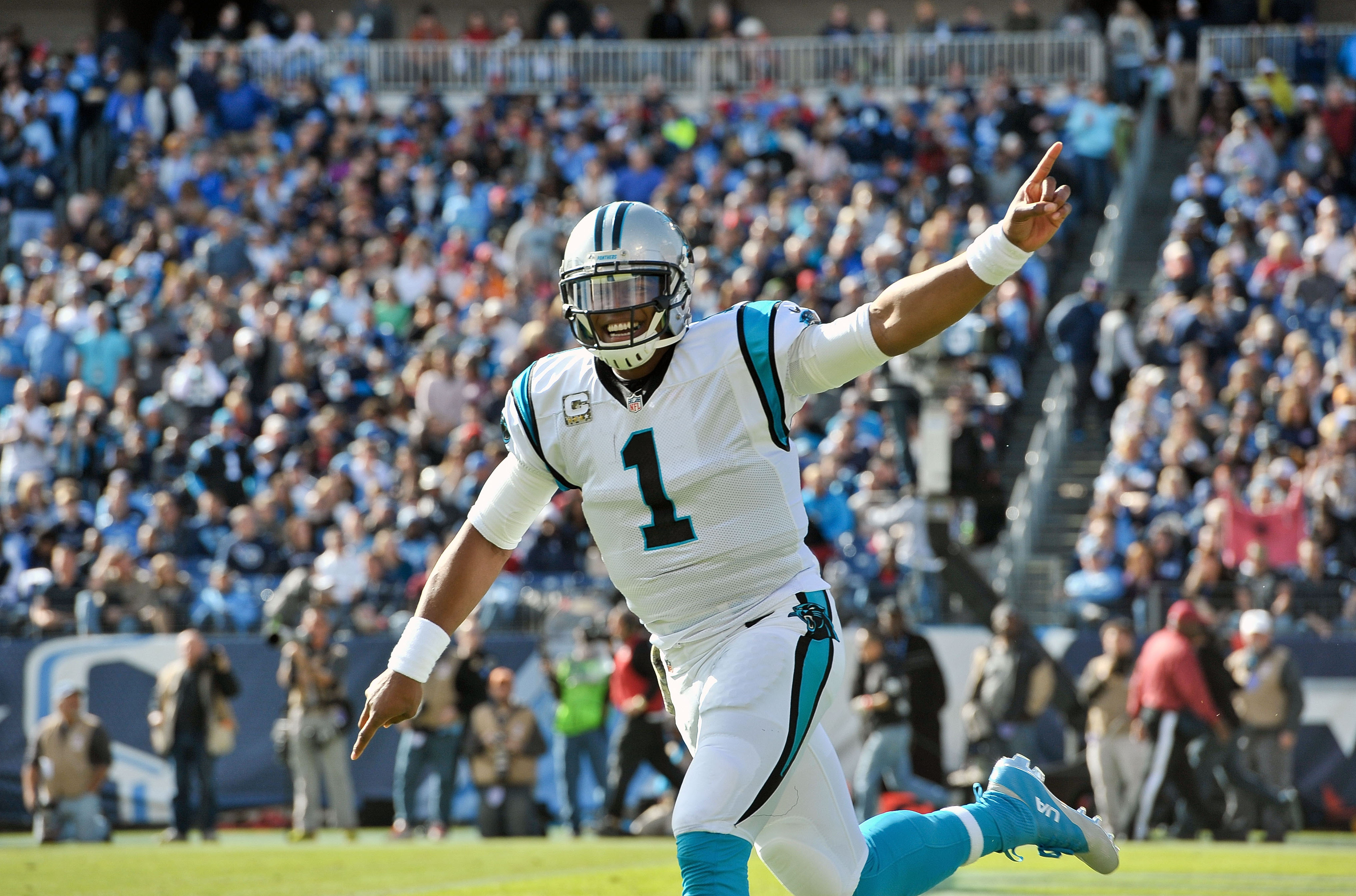 Tom Brady, Cam Newton top NFL's best-selling jerseys