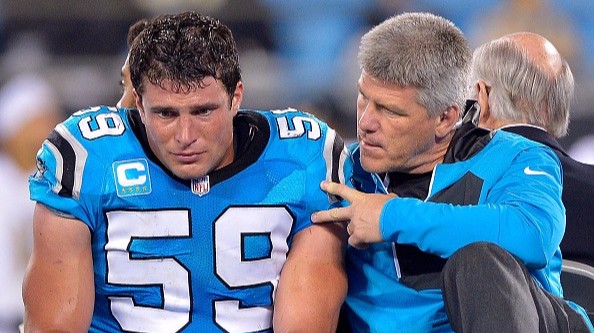 Carolina Panthers LB Luke Kuechly carted off field on TNF