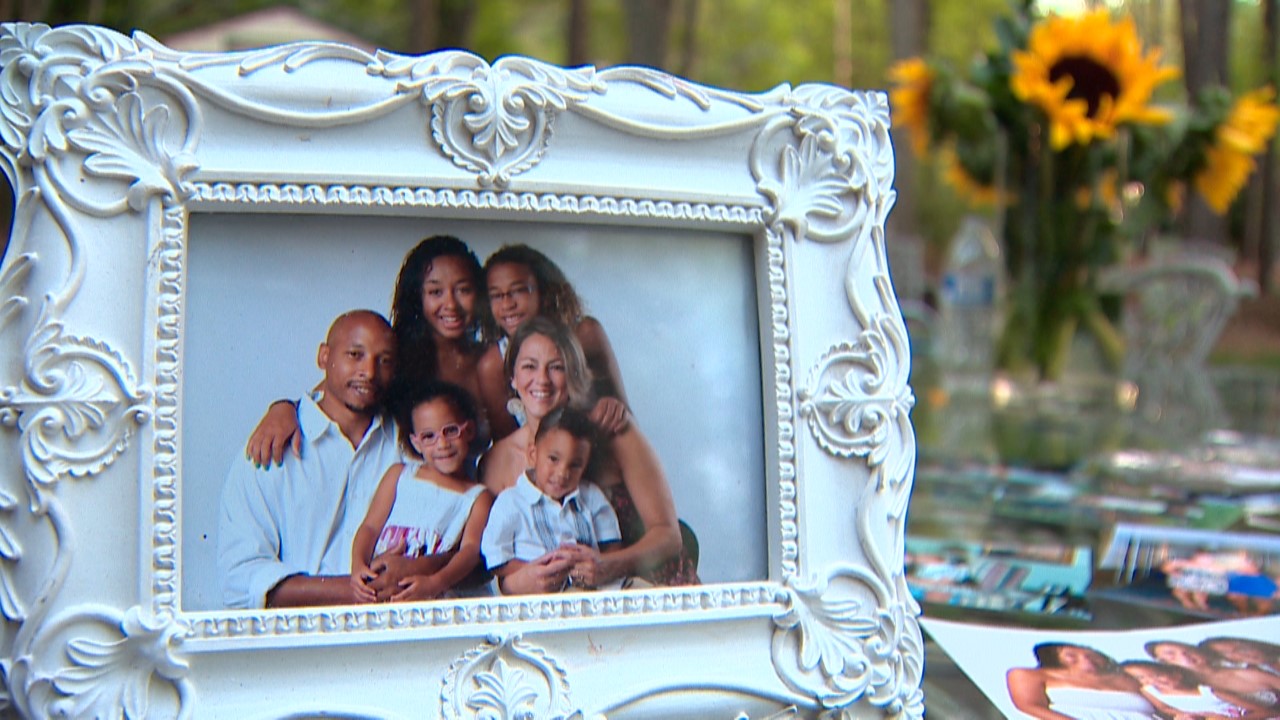 Beloved mother of 4 dies suddenly after migraine(02)