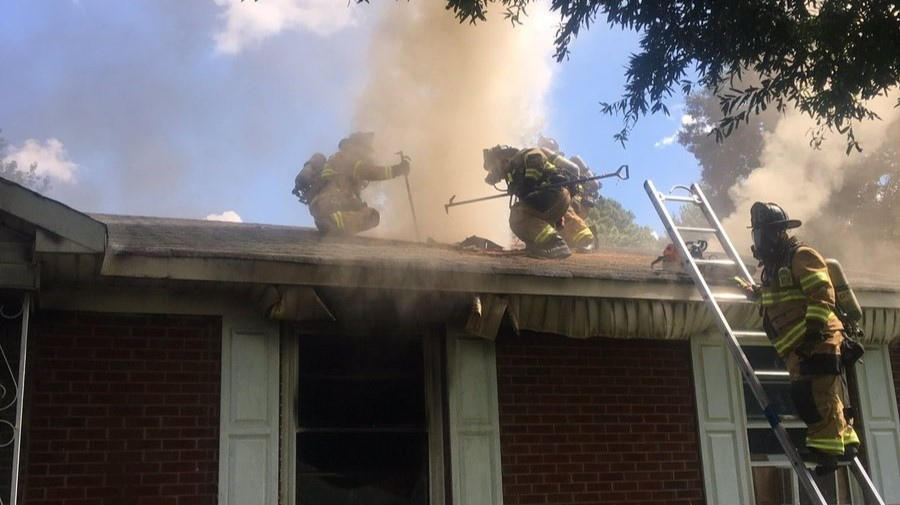 Heavy smoke as CFD responds to north Charlotte house fire
