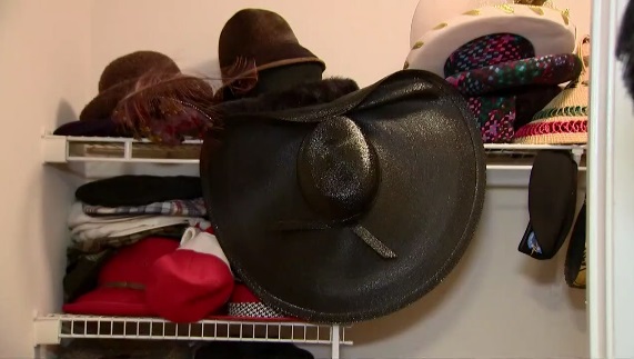 Alma Adams shows her massive hat 