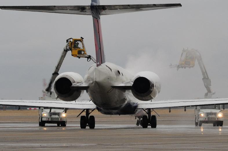 No major delays at Charlotte airport after snowfall | wcnc.com