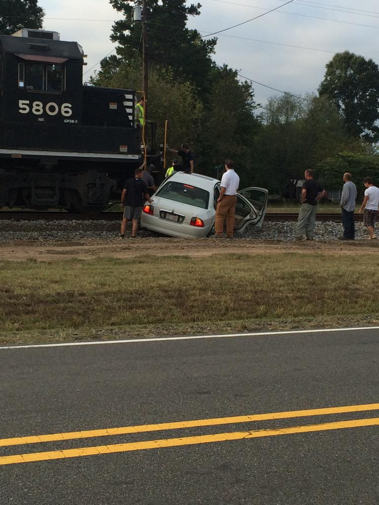 Vehicle struck by train in Mooresville | wcnc.com